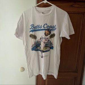 Mookie Betts “Betts Coast” Tee Can’t Beat LA Dodgers Sz M